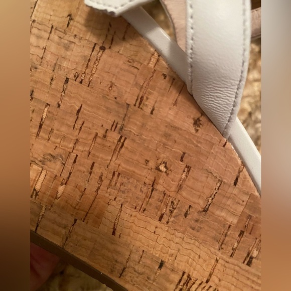 Kate Spade White Ruffle Leather Cork Wedge Heel Size 8 1/2 - Picture 12 of 12